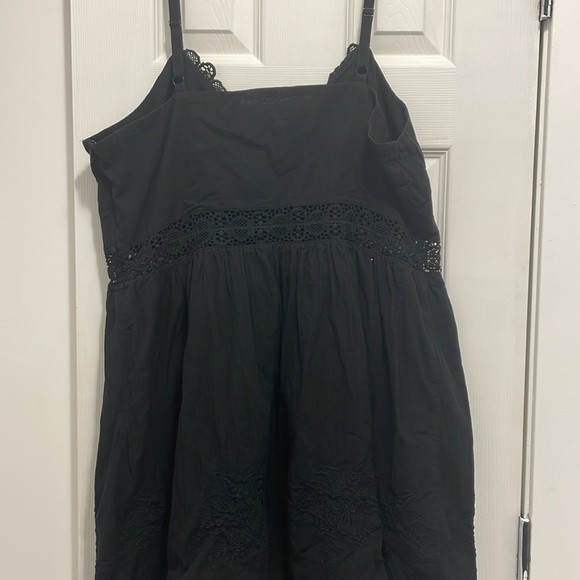 Express Dress - Picture 4 of 5